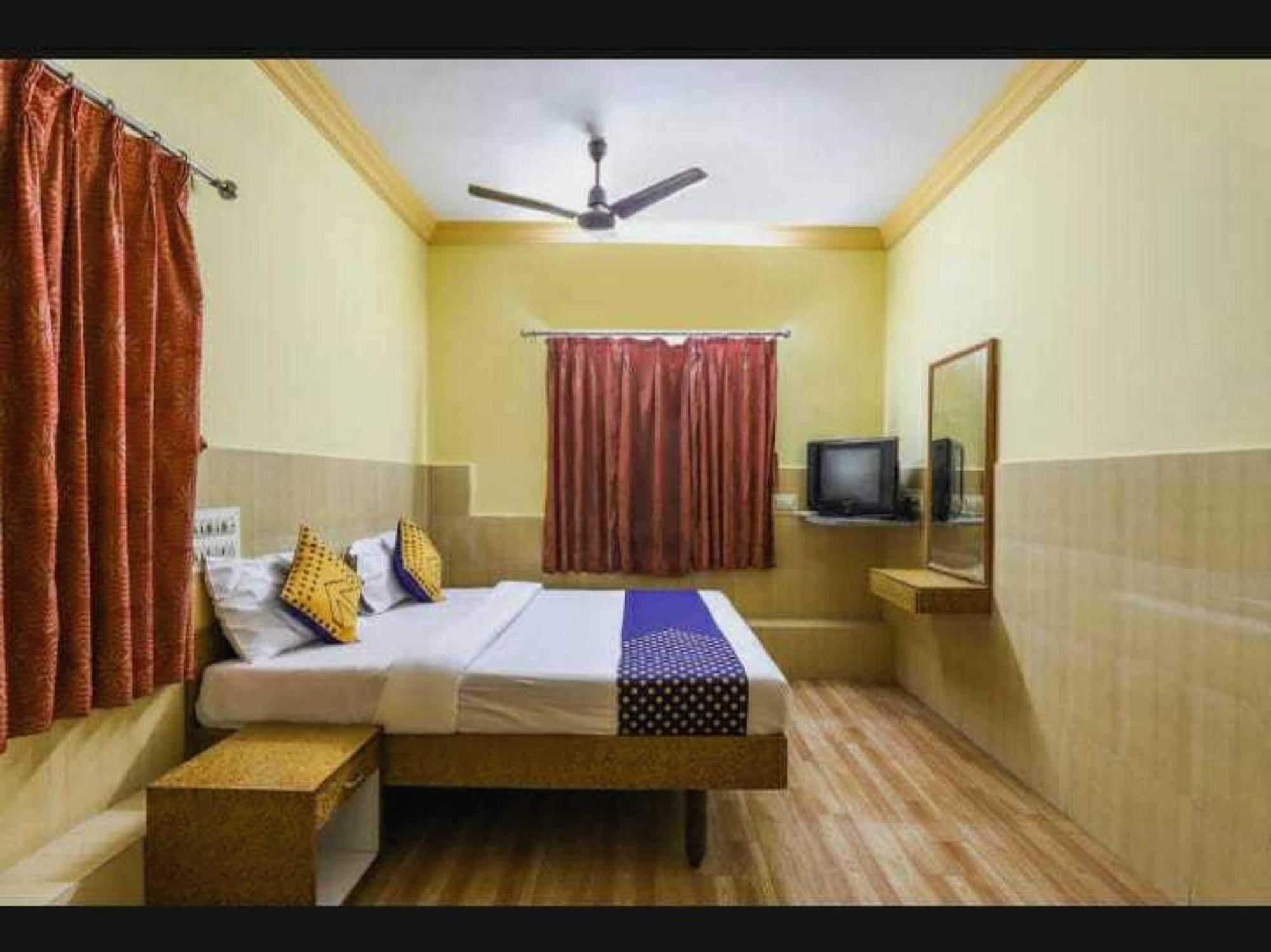 Oyo Hotel Apsara Guest House Ahmedabad Eksteriør billede